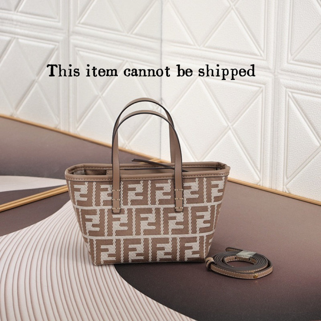 FENDI Roll  （This item cannot be shipped！）
