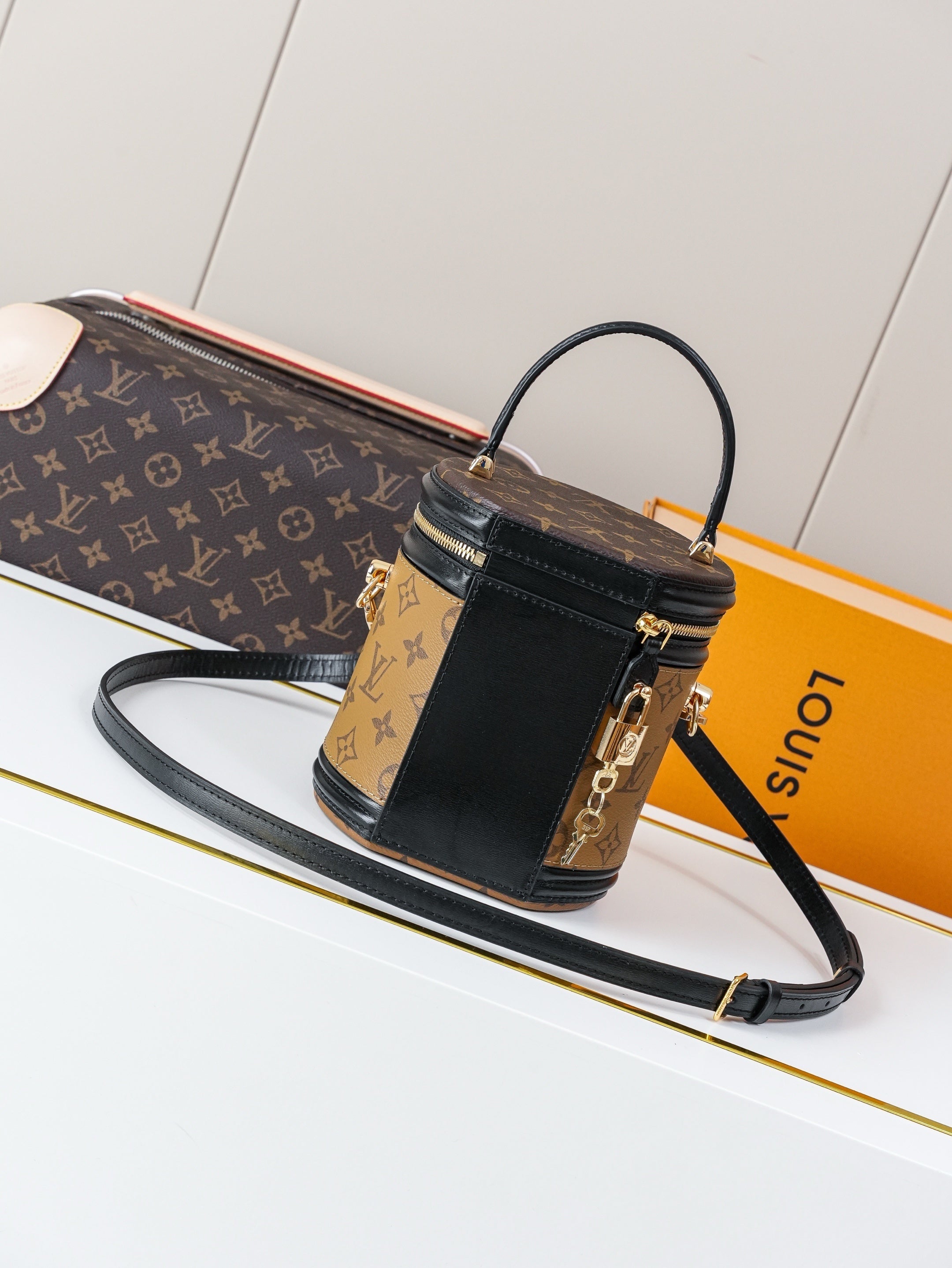 LV  CANNES （This item cannot be shipped）